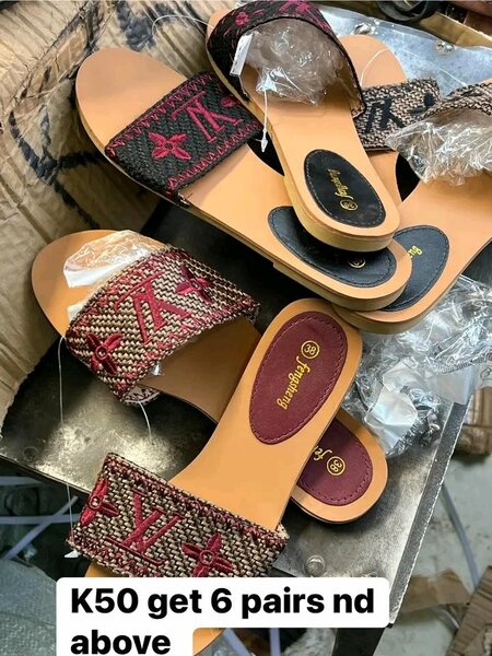 Ladies slippers