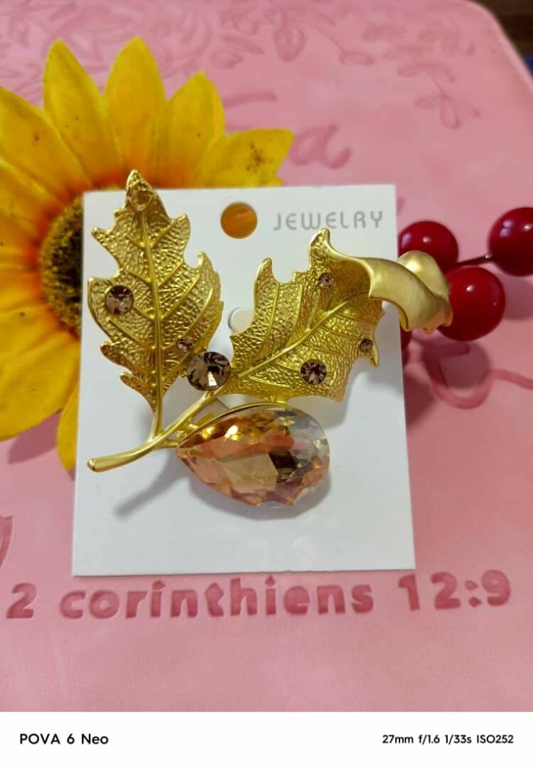 Broche feuille