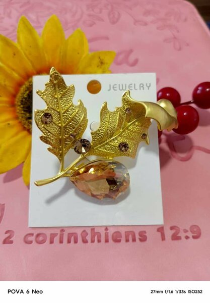 Broche feuille