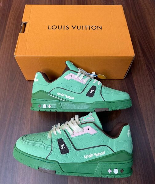 LOUIS VUITTON