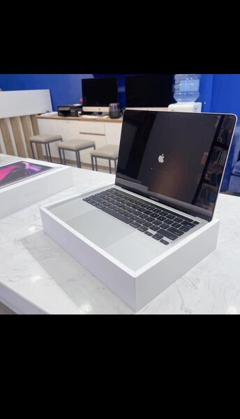 Apple MacBook