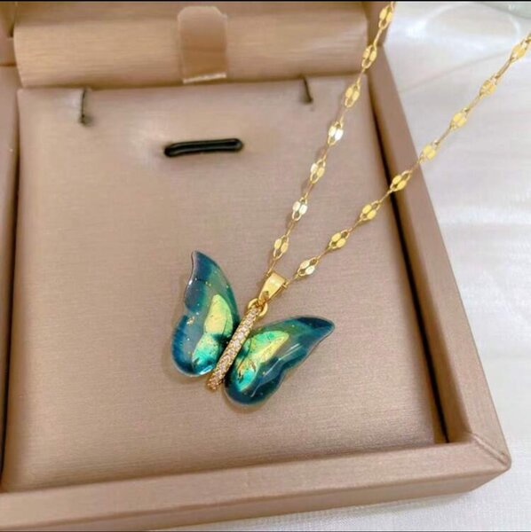 Fadeless  butterfly necklace