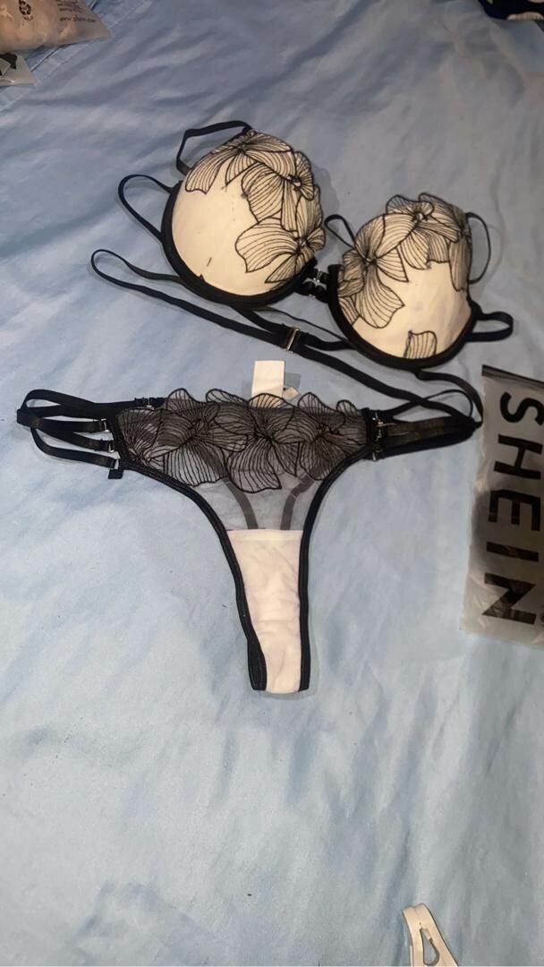 Ensemble lingerie floral SHEIN