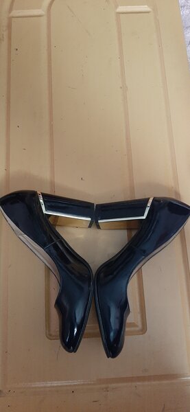 Blocked heel shoe