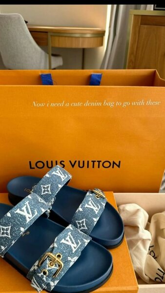 LUIS VUITTON CLASSIC SLIDES