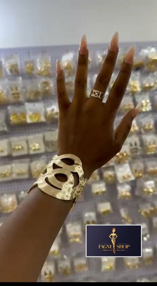 Bracelet manchette doré élégant