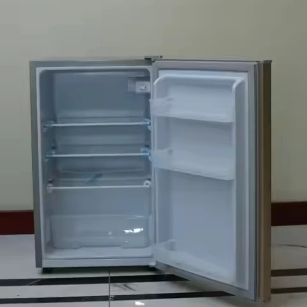Réfrigérateur compact moderne