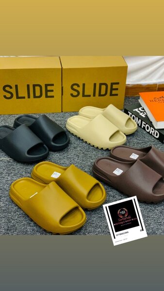 Sandales adidas  yeezy slide authentique avec sa boîte 38a45