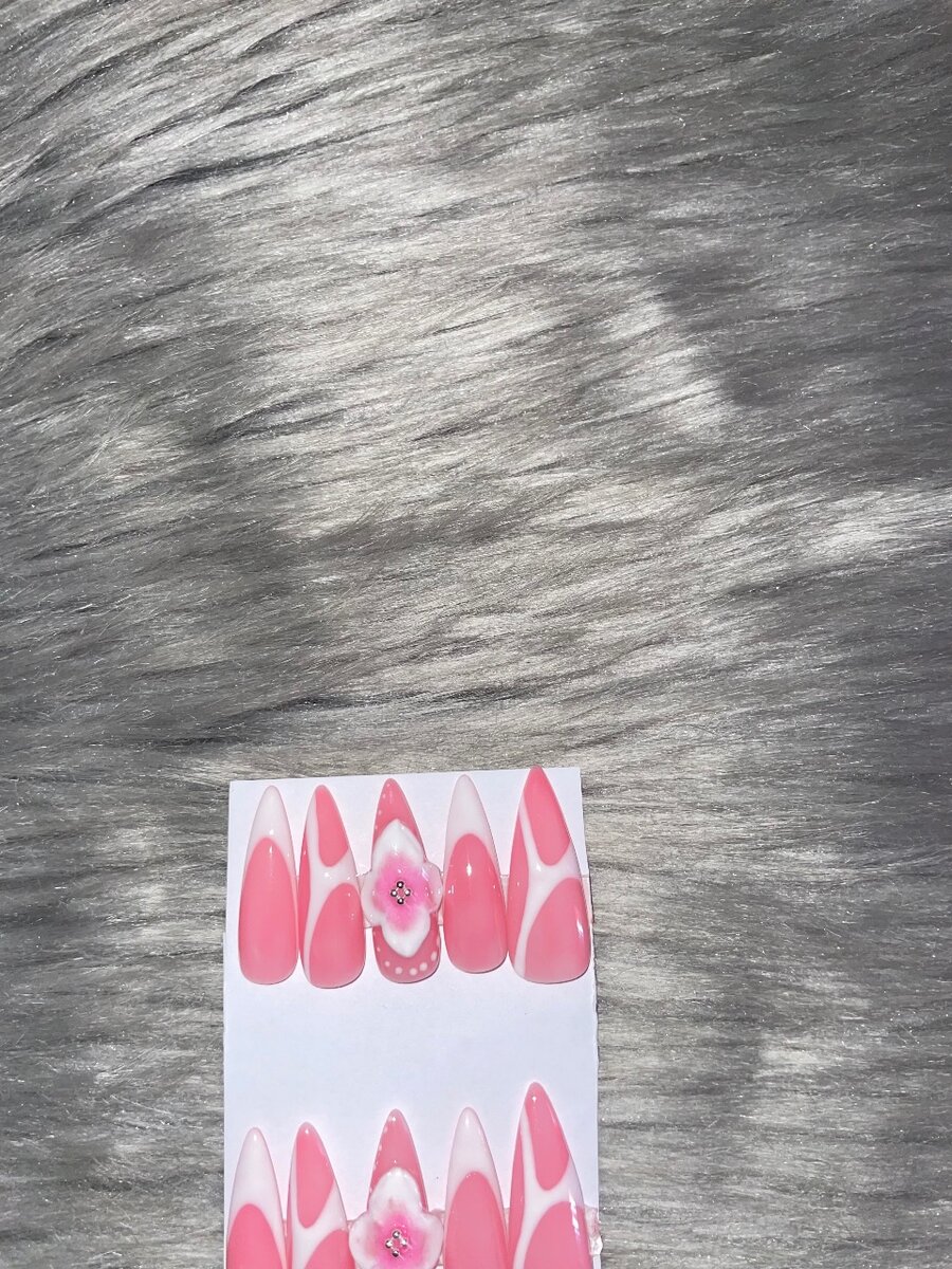 Press on nails