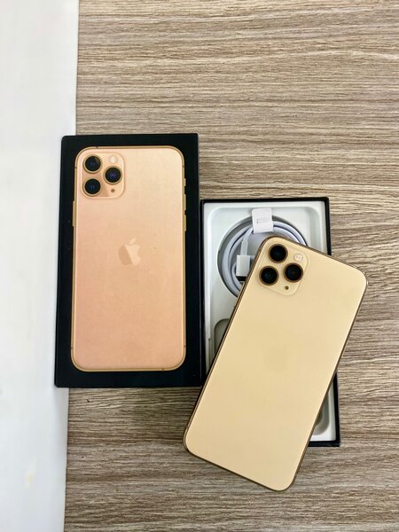 iPHONE 11 PRO