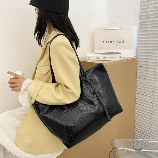 Sac fourre-tout en cuir embossé pour femmes