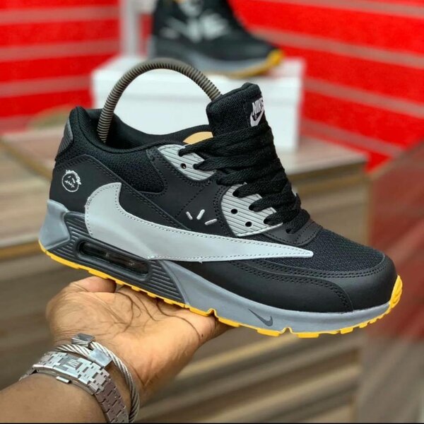 Baskets Air Max noires modernes