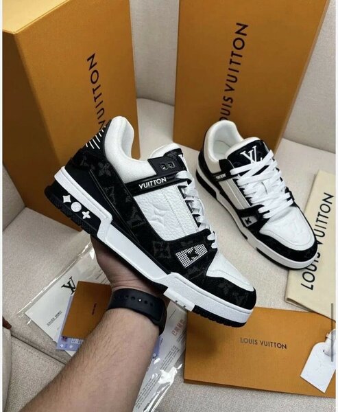 Chaussure LOUIS VUITTON