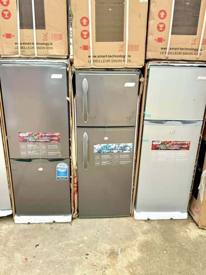 Réfrigérateur combiné inox pratique