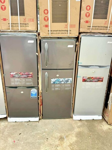 Réfrigérateur combiné inox pratique