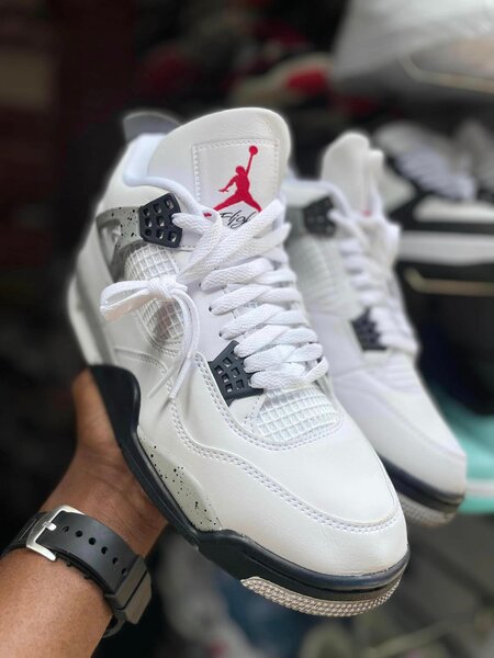 JORDAN 4 baskets