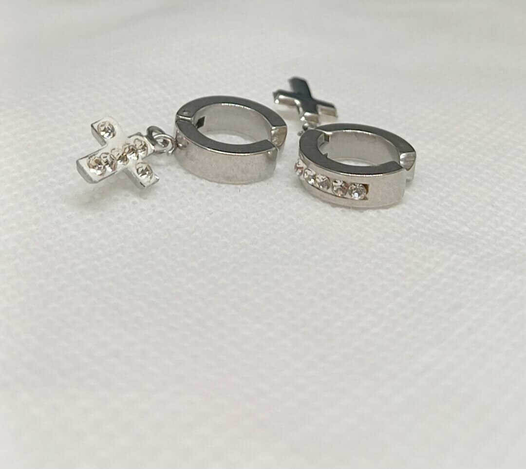 Magnetic earrings