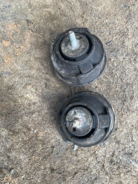 Pattes moteur E46