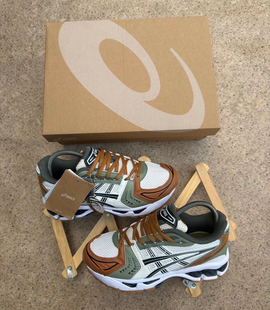 Basket Asics neuf