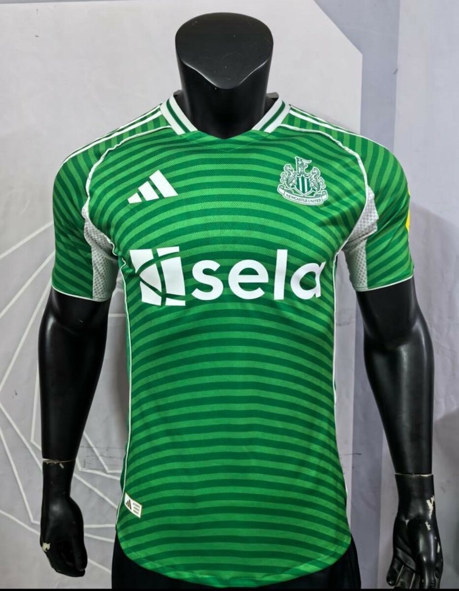 Maillot de football vert rayé