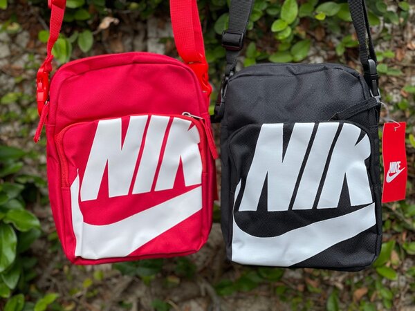 Shoulder bags