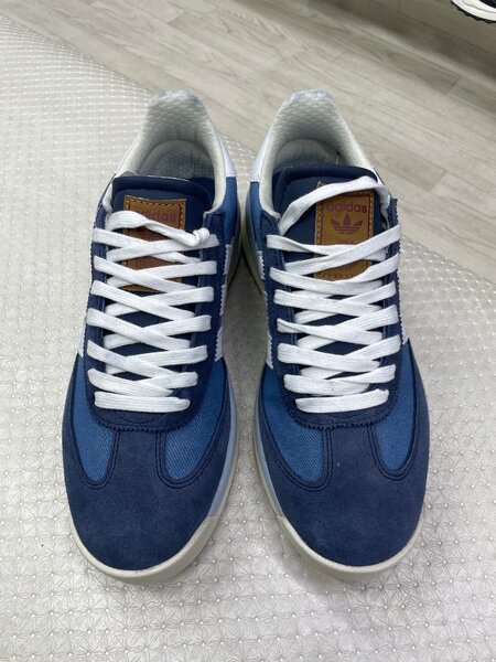 Adidas SL72
