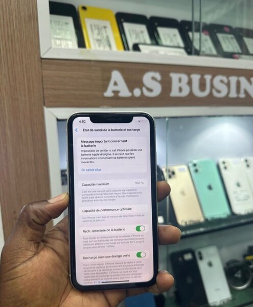 iPhone 11 64Go Blanc Débloqué