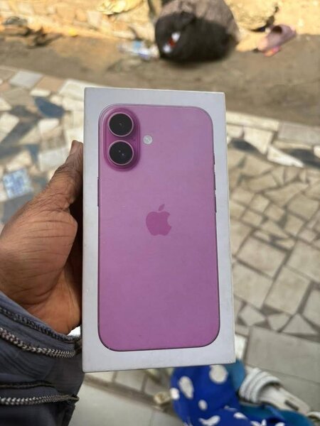 iPhone 16