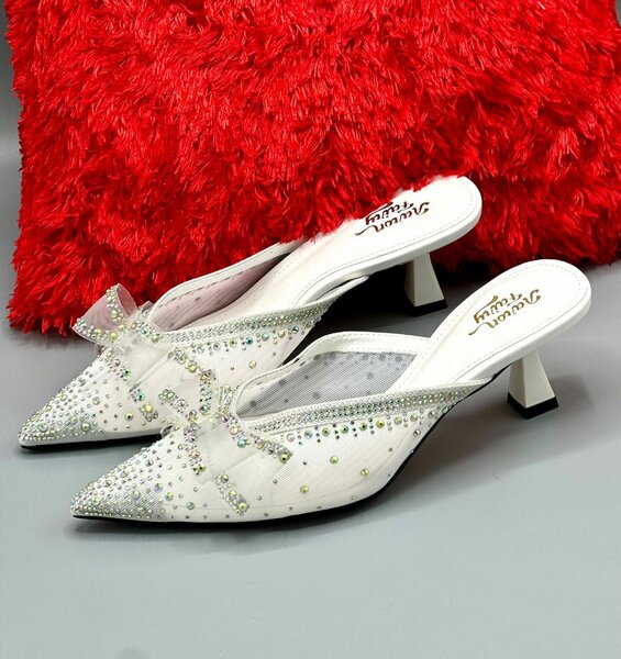 Half shoes