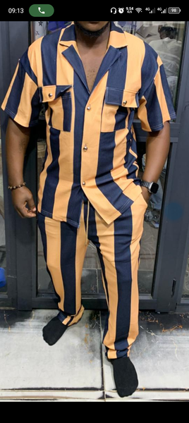 Tenue Homme Rayée Chic