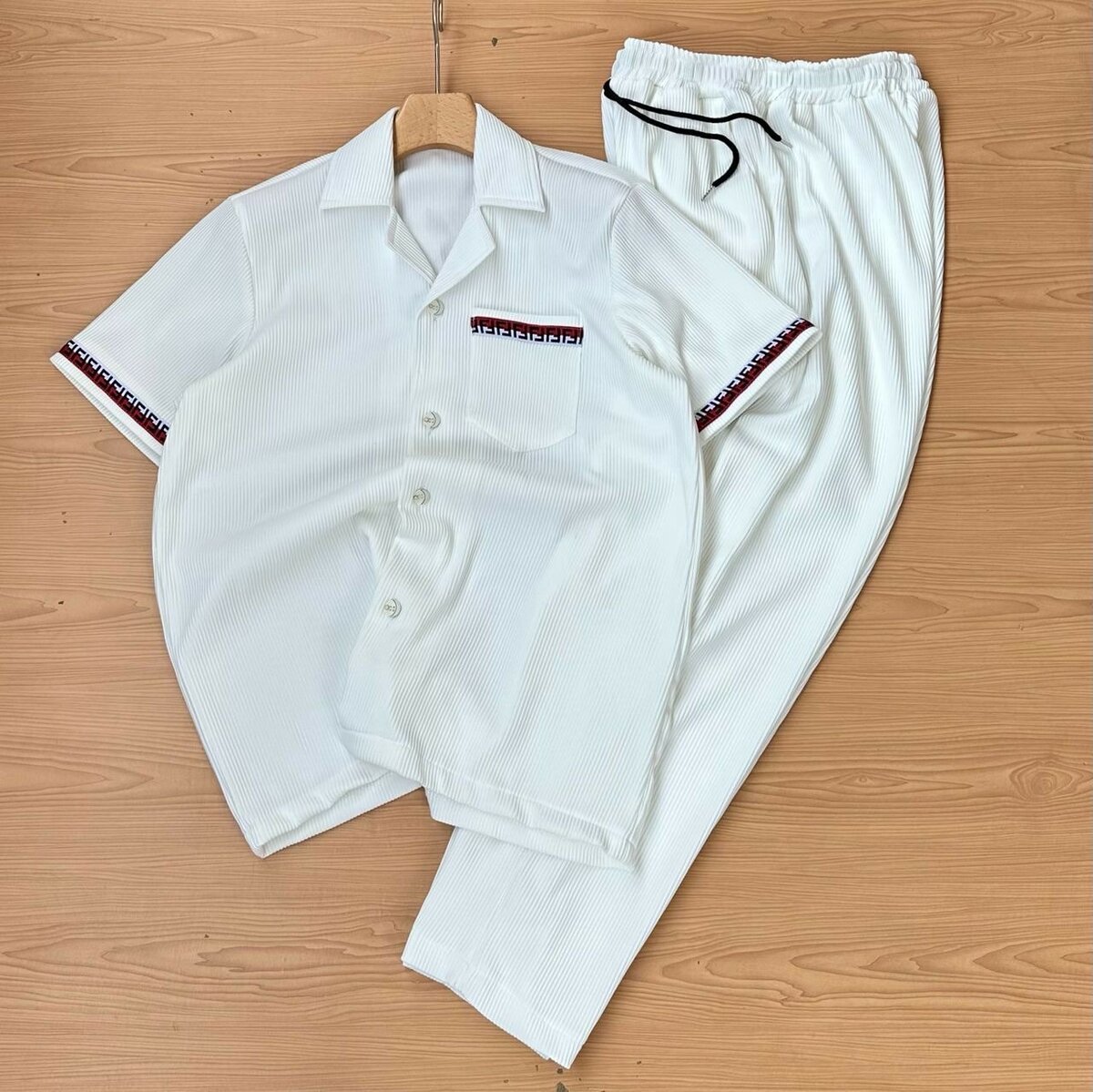 CLASSIC OUTWEAR