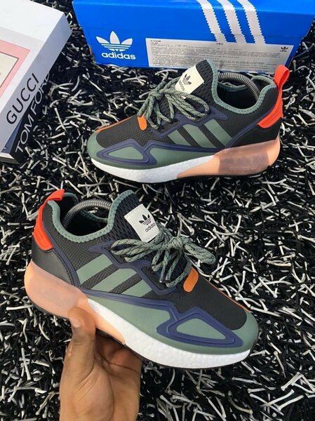 ADIDAS SNEAKER