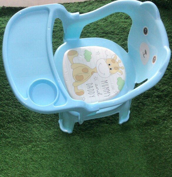 Kids dinning table and chair