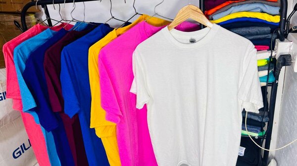 PLAIN T-SHIRTS ️