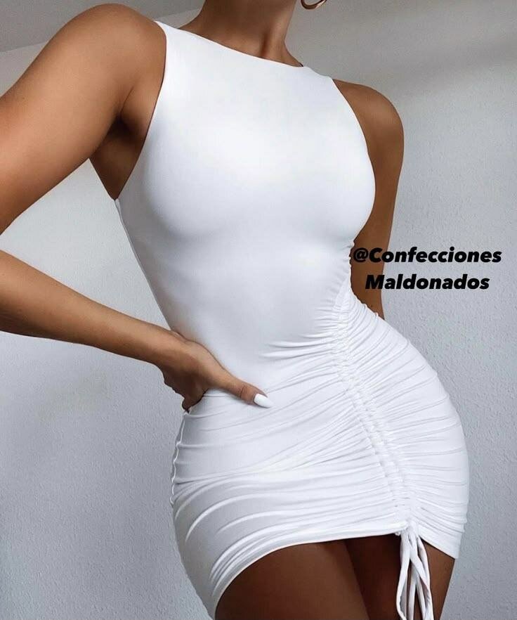 Robe blanche moulante élégante