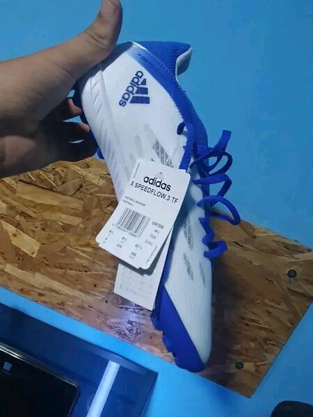 Chaussures foot Adidas