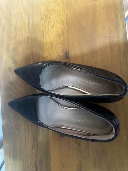 Ladies shoes