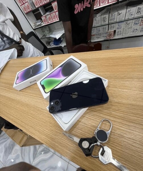 iPhone 14 simple