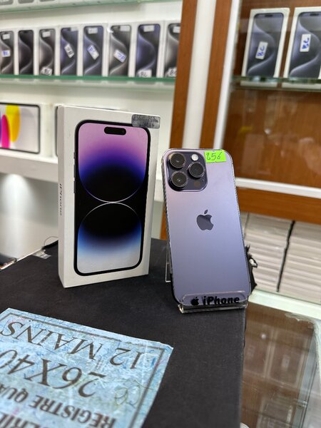 iPhone 14 Pro 256Giga avec carton