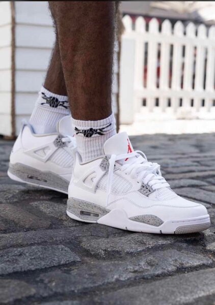 Jordan 4 rethro