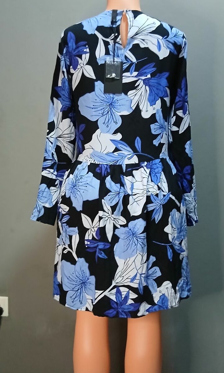 Women dress