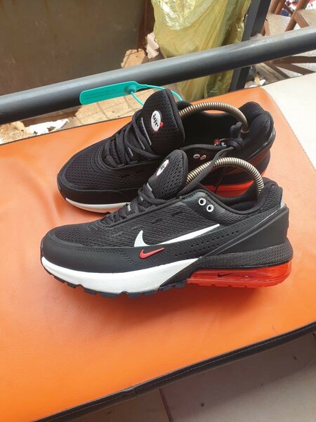NIKE AIR CLASSIC