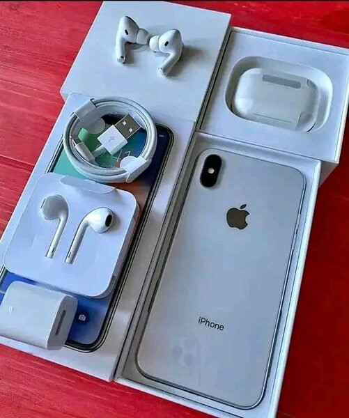 iPhone avec accessoires complets
