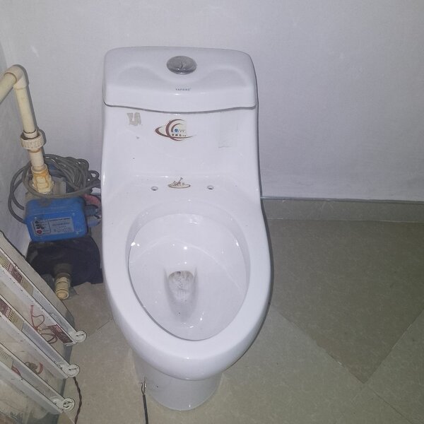 Ceramic toilet