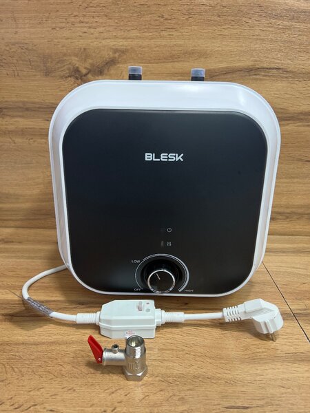 Aqualux, Blesk