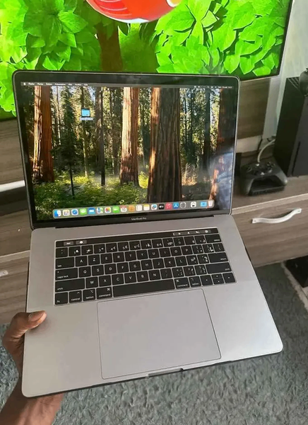 MacBook Pro 13" Retina Display