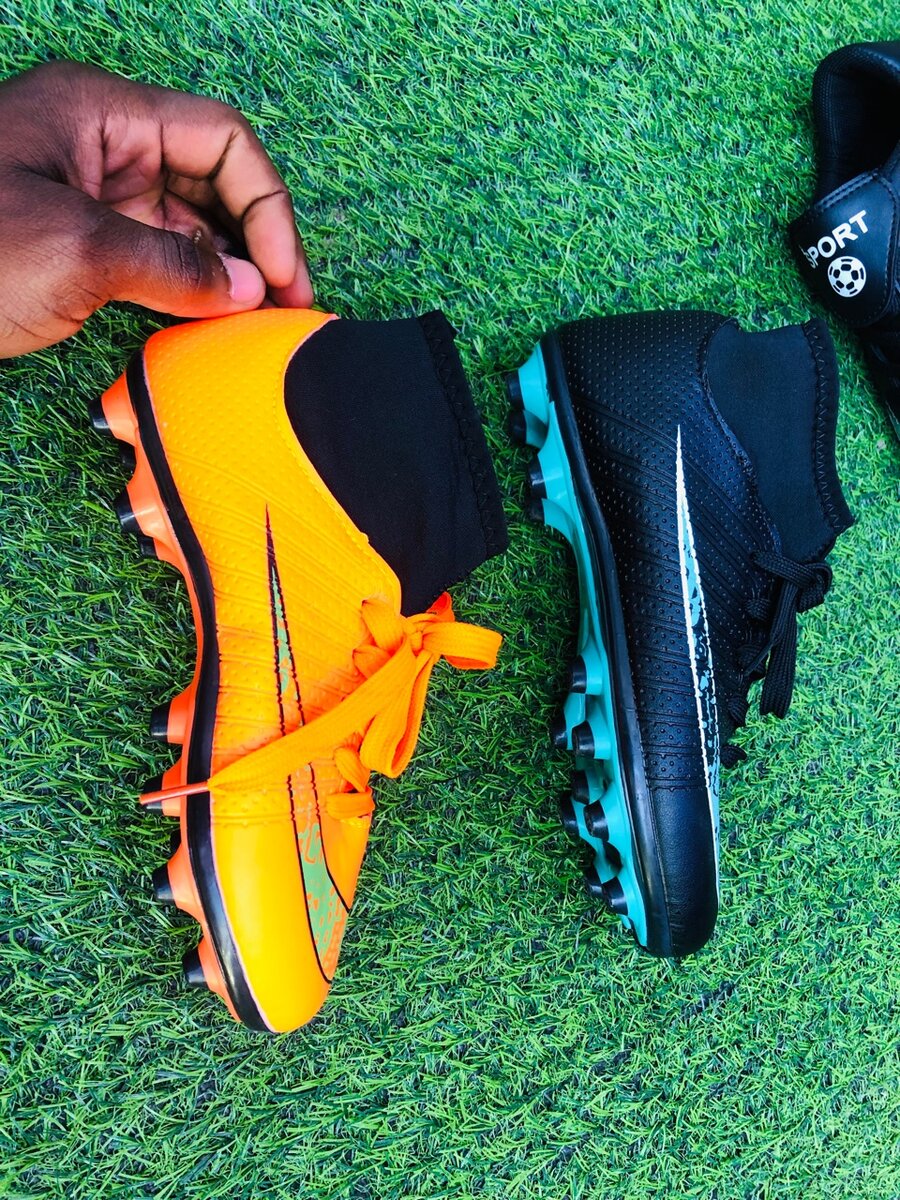 Kids soccer boots
