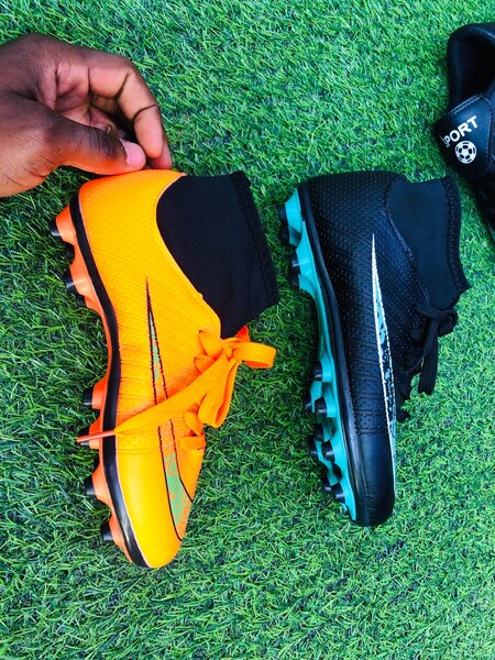 Kids soccer boots