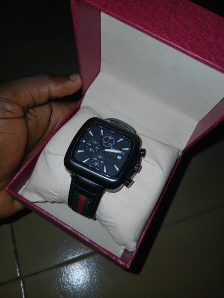 Gucci leather watch