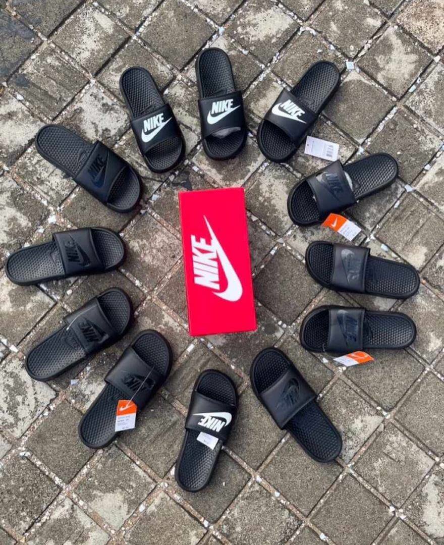 Nike Slides Unisex